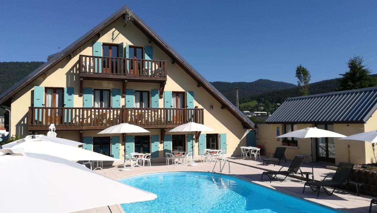 Hôtel Restaurant Les Tilleuls Autrans-Meaudre-en-Vercors Exterior foto